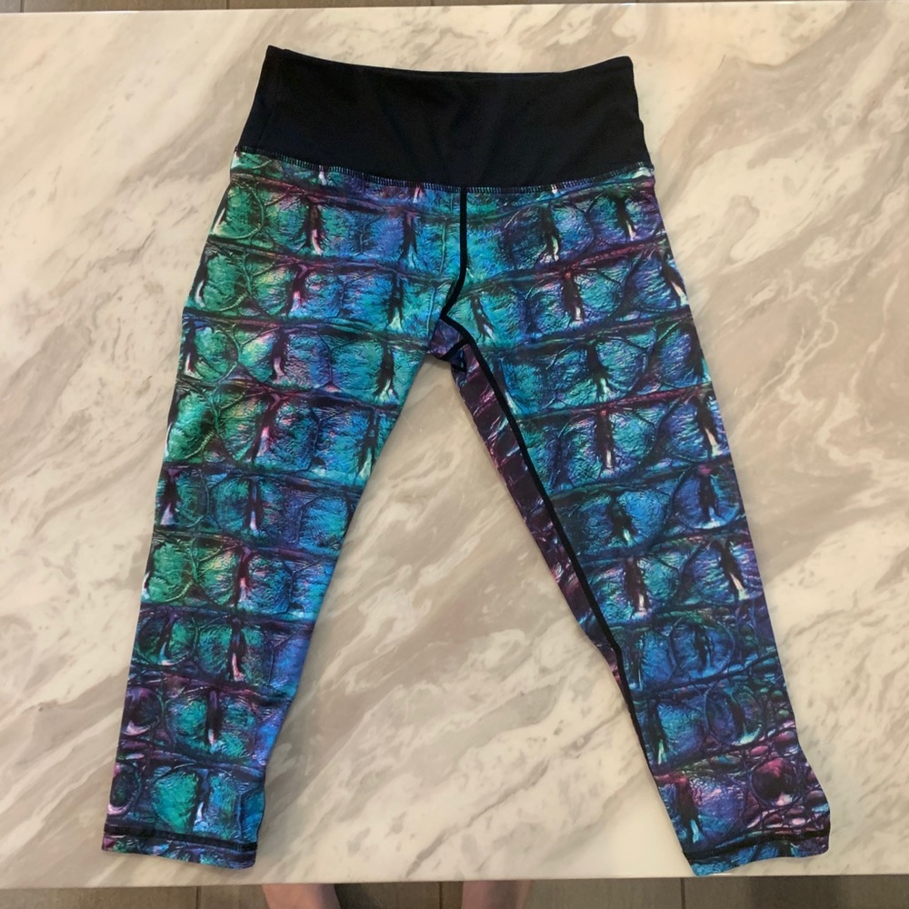 Justlive cropped Snakeskin Workout legging, Sz Md